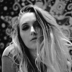 Meet your Posher, Lia